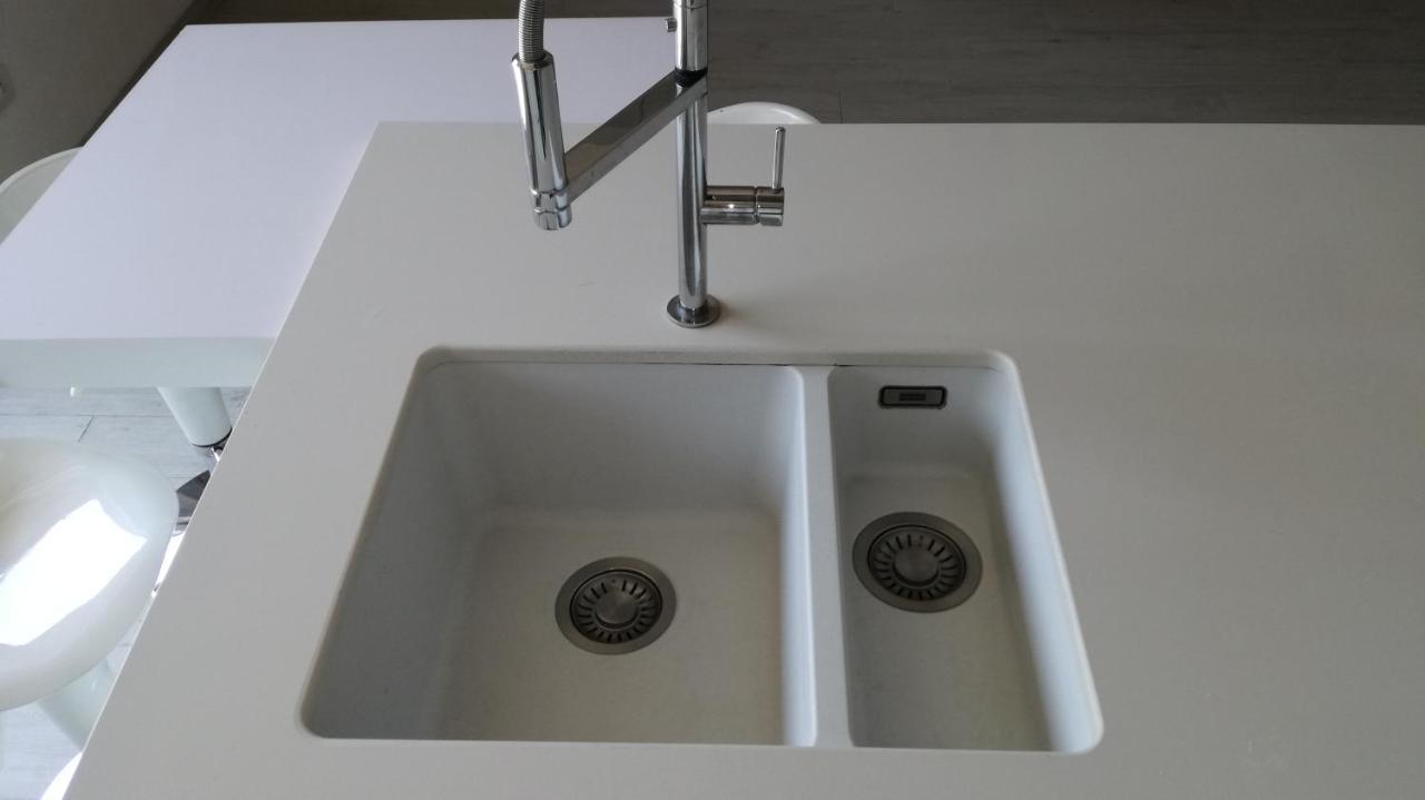 Charme Lake Loft Ispra Kültér fotó