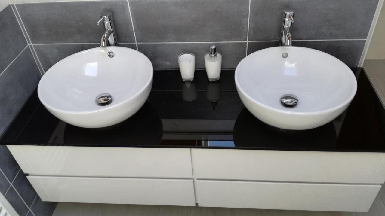Charme Lake Loft Ispra Kültér fotó