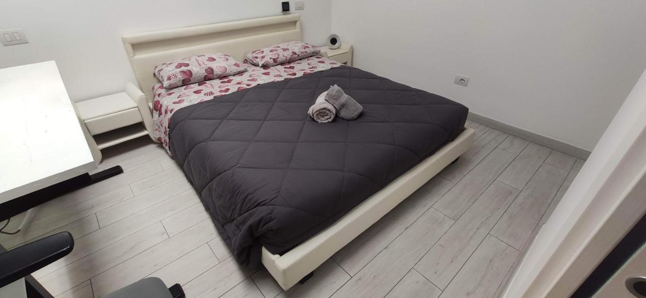 Charme Lake Loft Ispra Kültér fotó
